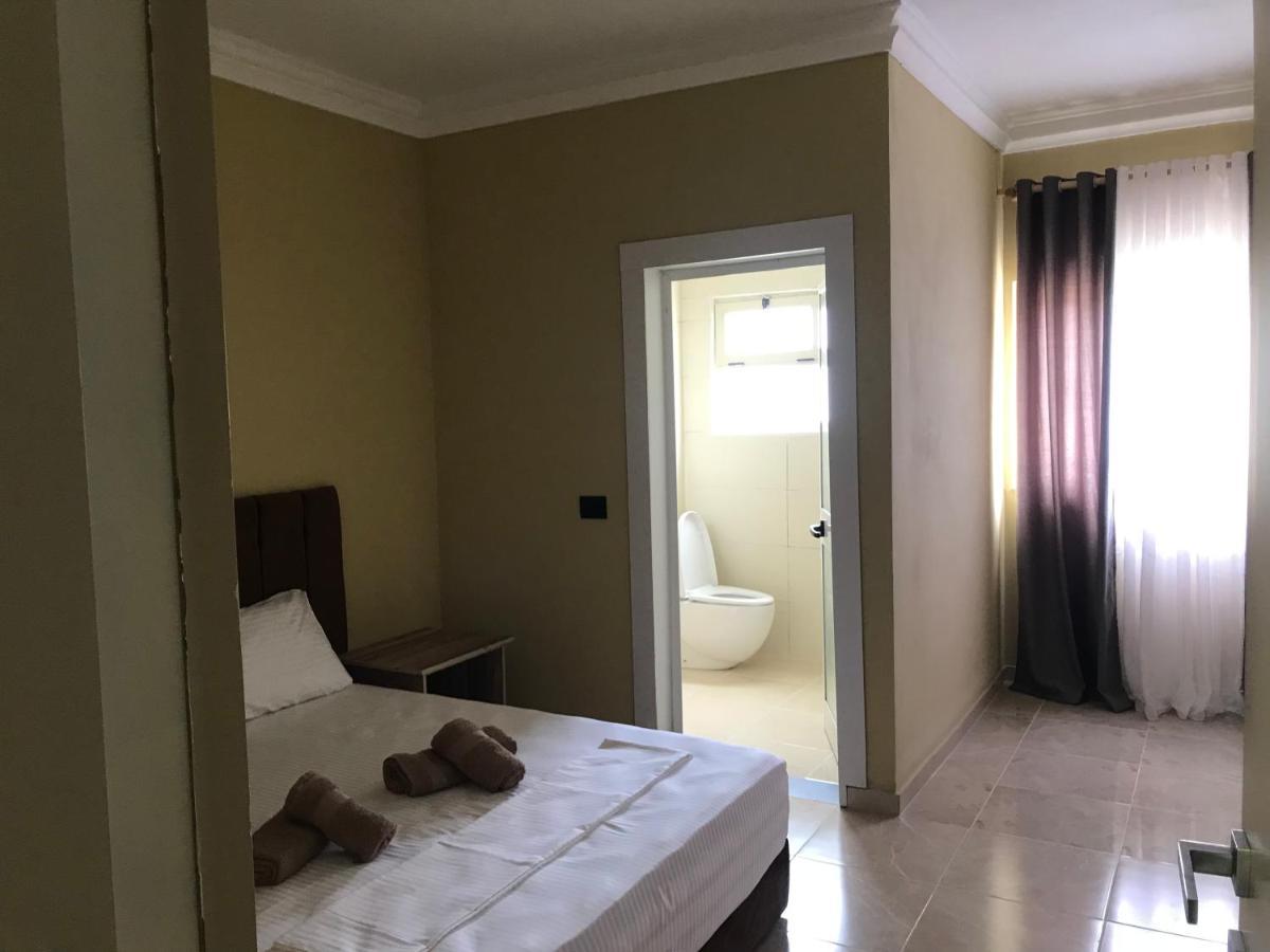Te Bujtina Hotel- Cozy Stay With Traditional Breakfast Near Beach Golem  Εξωτερικό φωτογραφία