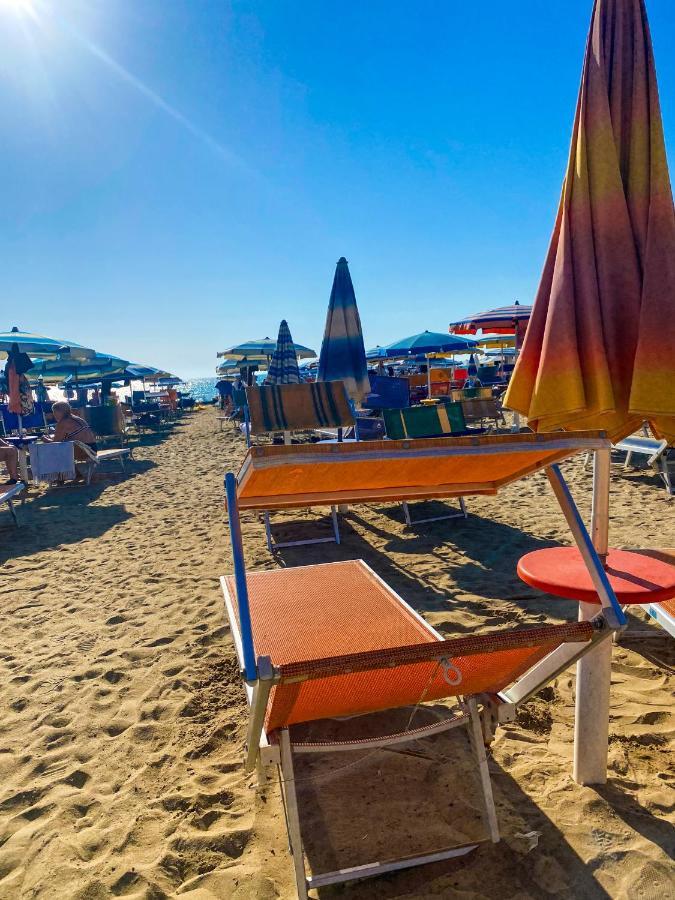 Te Bujtina Hotel- Cozy Stay With Traditional Breakfast Near Beach Golem  Εξωτερικό φωτογραφία