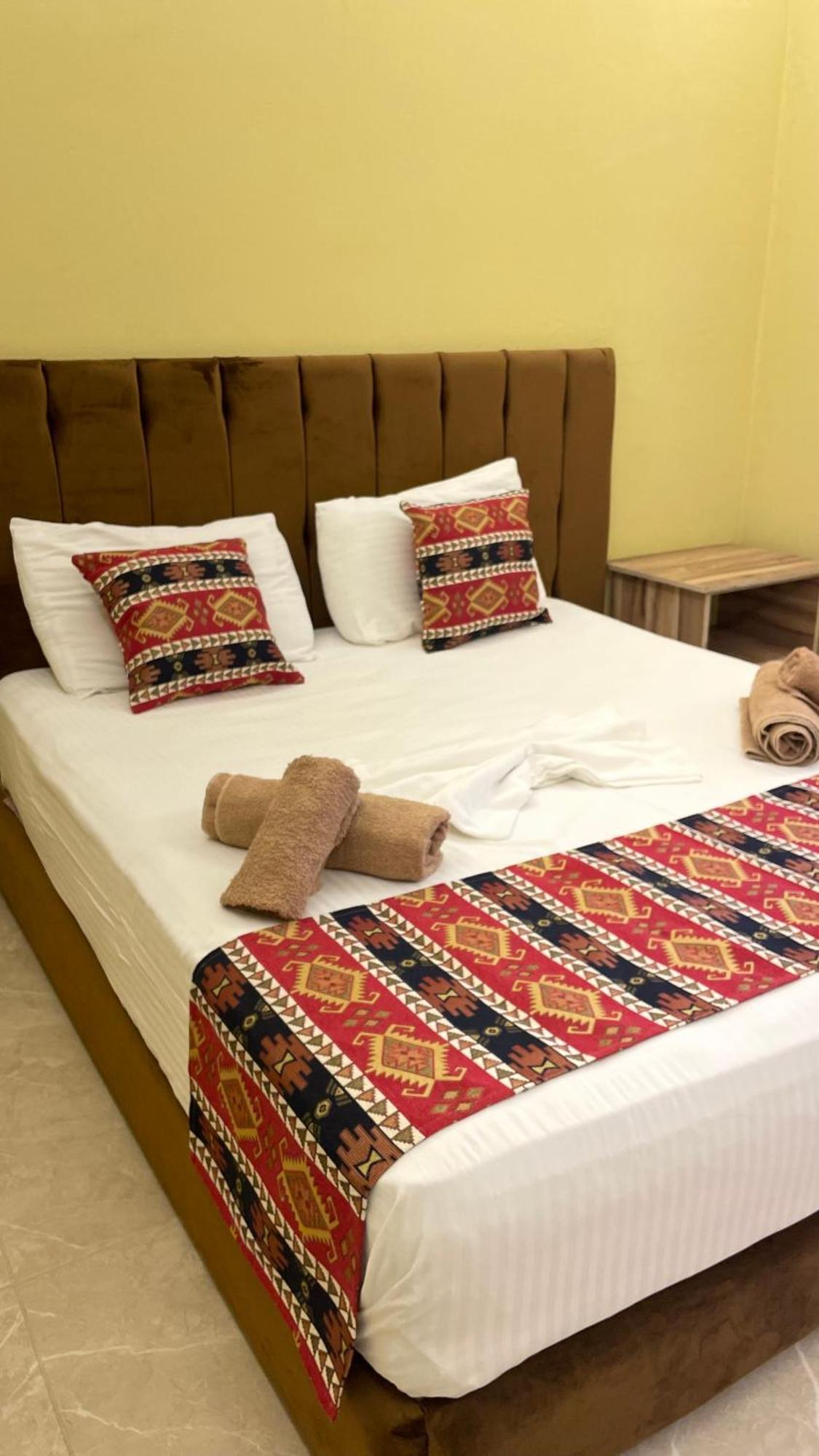 Te Bujtina Hotel- Cozy Stay With Traditional Breakfast Near Beach Golem  Εξωτερικό φωτογραφία