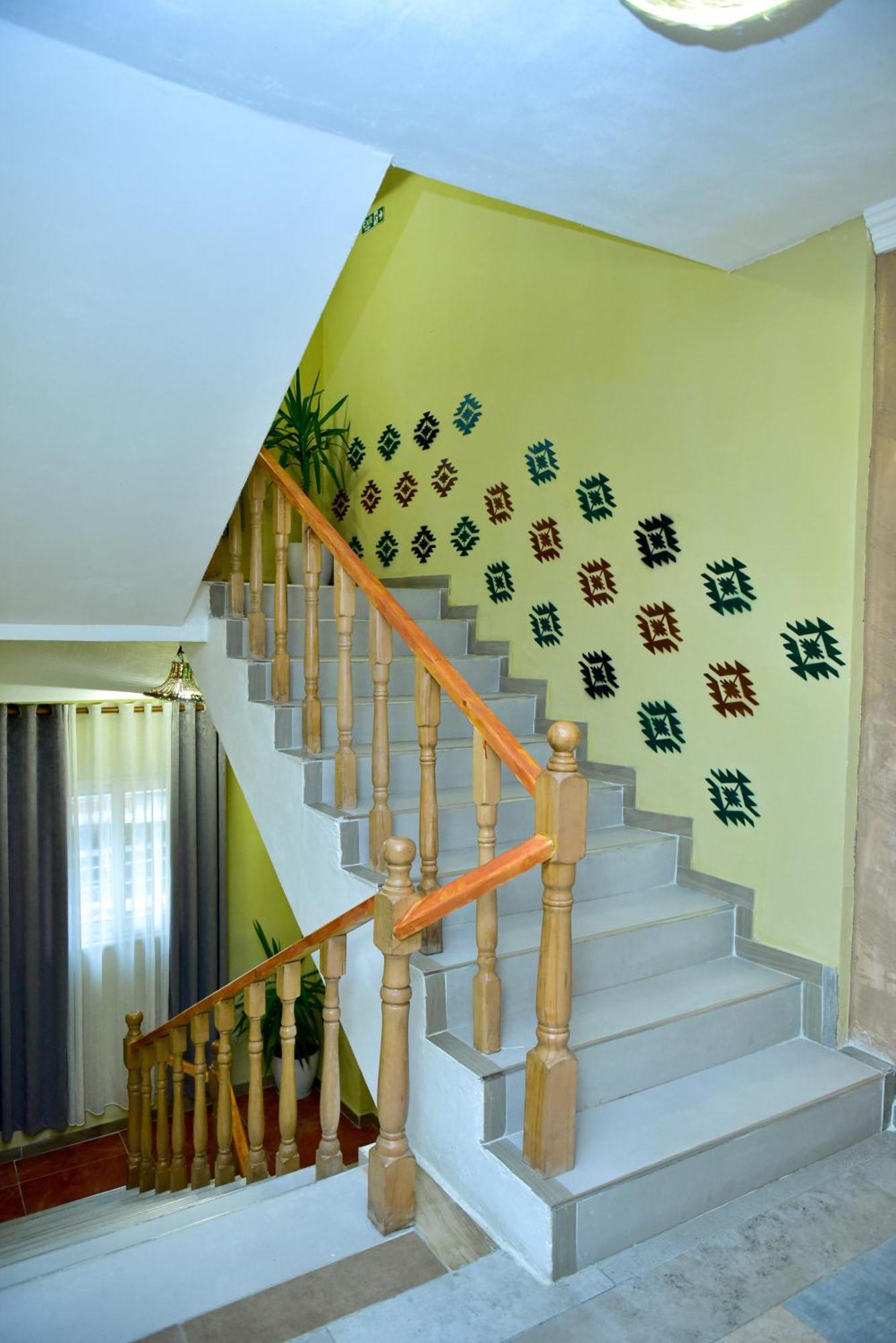 Te Bujtina Hotel- Cozy Stay With Traditional Breakfast Near Beach Golem  Εξωτερικό φωτογραφία