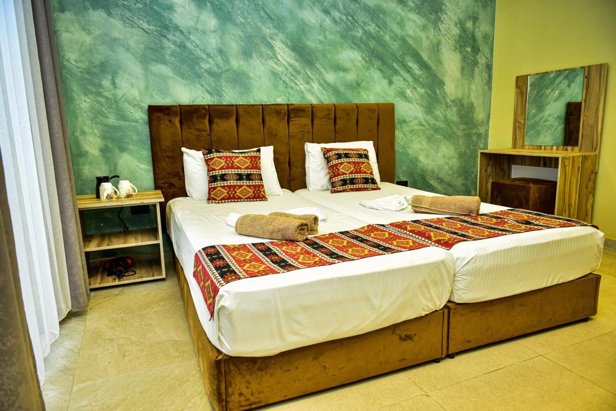 Te Bujtina Hotel- Cozy Stay With Traditional Breakfast Near Beach Golem  Εξωτερικό φωτογραφία