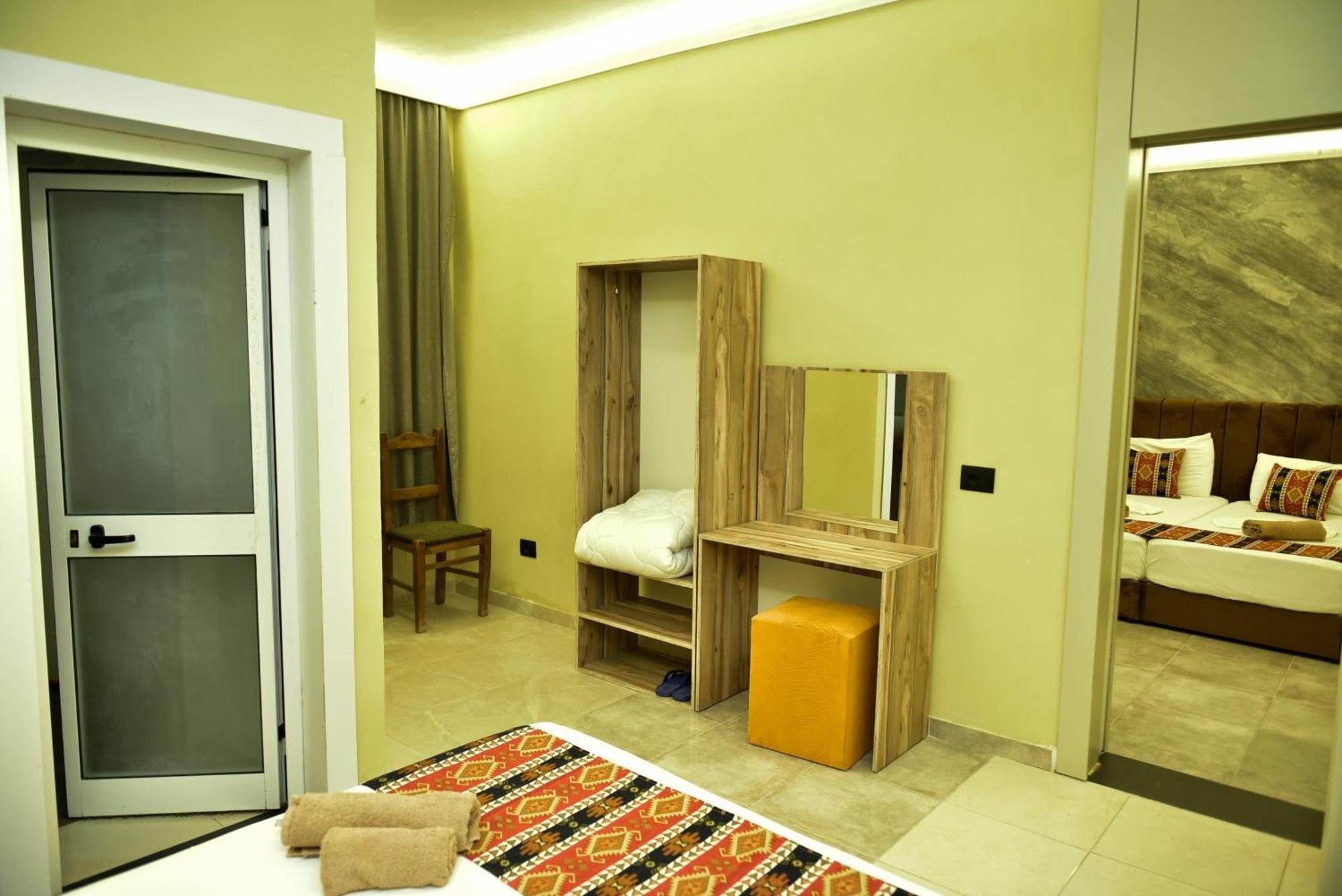Te Bujtina Hotel- Cozy Stay With Traditional Breakfast Near Beach Golem  Εξωτερικό φωτογραφία
